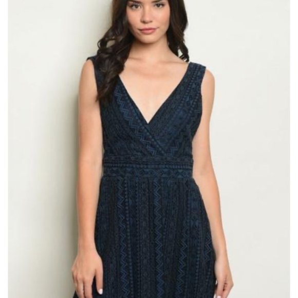 NWT!! Dillard’s Gianni Bini Party Cocktail Lace Dress Open Back M - Picture 4 of 14